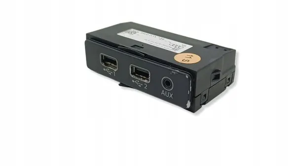Audi USB-pistorasia OEM 8W0035736 A4/S4 B9:lle image 4