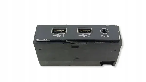Audi USB-pistorasia OEM 8W0035736 A4/S4 B9:lle image 5
