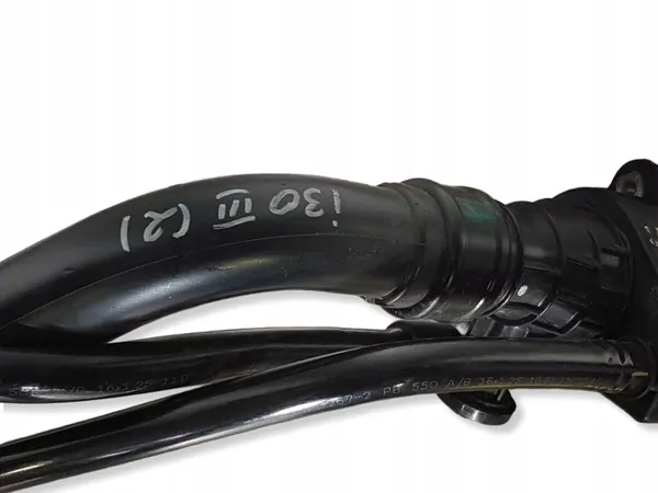 Pescoço de Abastecimento Hyundai OEM 31030G4000 - Usado image 5