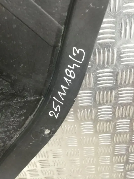 BMW OEM 9477804 Bränsletanks Underkroppsskydd Höger image 4