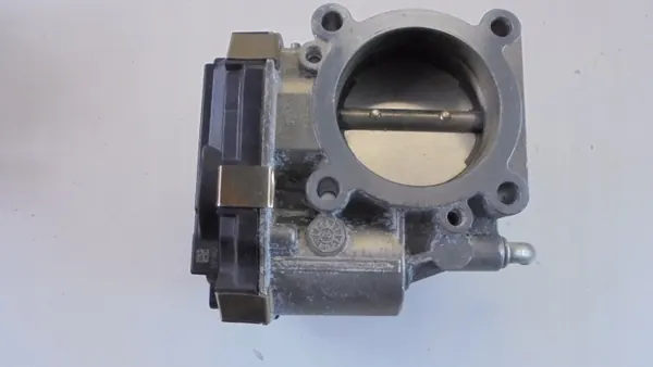 Nissan Kaasutin OEM 82806E8004 - Käytetty image 3