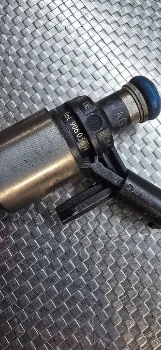 AUDI A3 S3 8V 2.0 TFSI Iniettore Carburante 06L906036H image 4