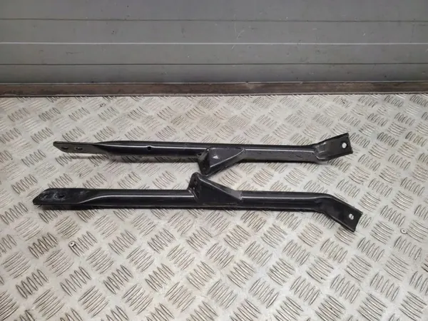 Piezas de montaje lado derecho Chevrolet Camaro 2021 OEM 23105888 image 2