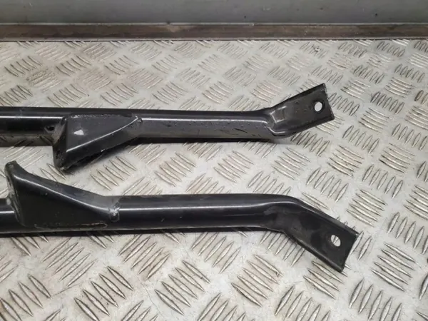 Piezas de montaje lado derecho Chevrolet Camaro 2021 OEM 23105888 image 5