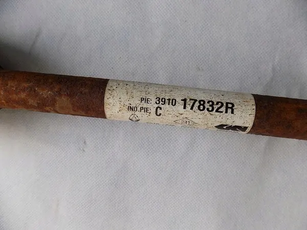 Dacia OE 391017832R vänster drivaxel image 2