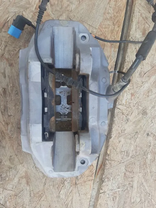 Mercedes E W213 Bremscheiben & Beläge Vorne OEM A0004212312 image 6
