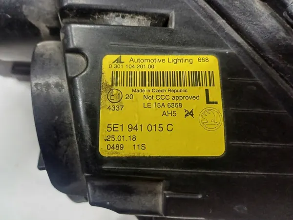 Farol esquerdo SKODA OCTAVIA III LIFT - image 10