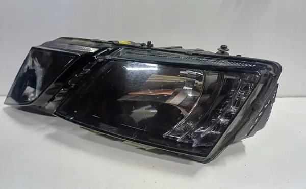 Farol esquerdo SKODA OCTAVIA III LIFT - image 3