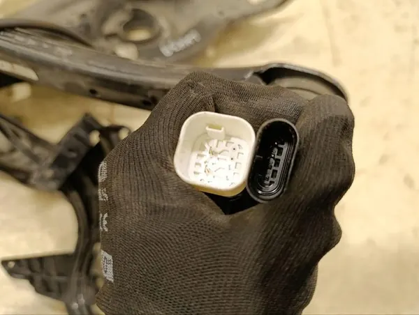 Bakre Fjädringsset Mercedes-Benz EQE V295 2023 Höger Sida A223352 image 8