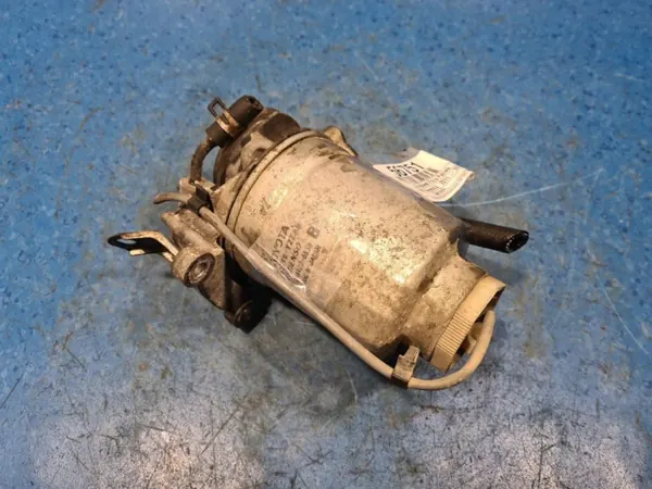 Toyota Polttoainesuodatin Kotelo OEM 186100-6830 Käytetty image 2