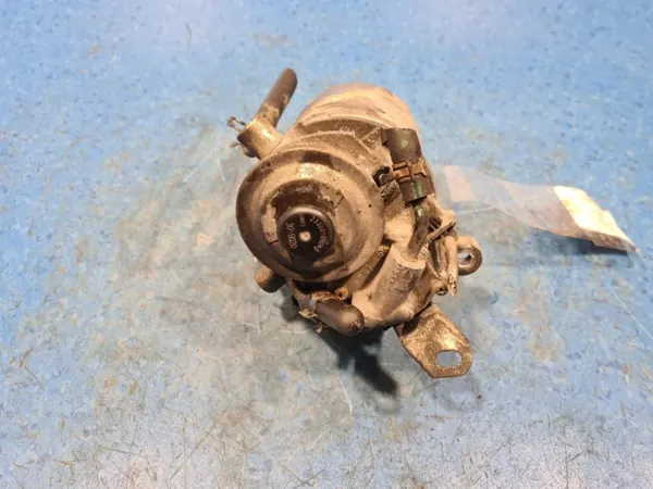 Toyota Polttoainesuodatin Kotelo OEM 186100-6830 Käytetty image 5