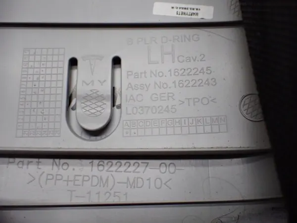 OEM 1622225-00-E Cache Poteau Gauche Tesla Model Y image 3