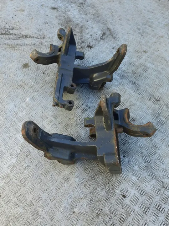 Support de tige d'essieu OEM 777765230 Mercedes image 2