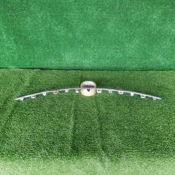 Skoda Superb III Etupuskuri Kromilista OEM 3V0853551A image 2