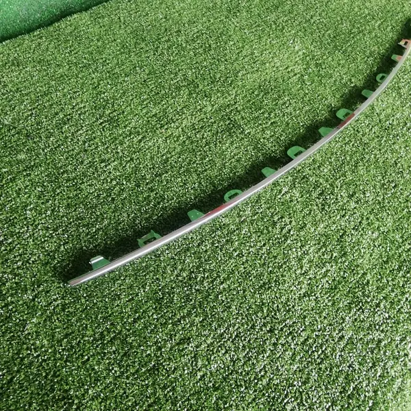 Skoda Superb III Etupuskuri Kromilista OEM 3V0853551A image 4