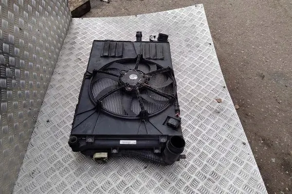 Radiador SKODA SUPERB II 1.6L diésel 2013 image 8