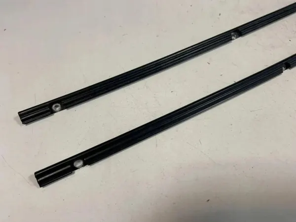 Käytetty Audi OE tuulilasin suojus OEM 80A845453 image 3