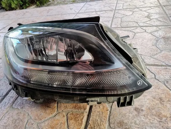 Rechter koplamp Mercedes W205 C-klasse A2058200261 image 3