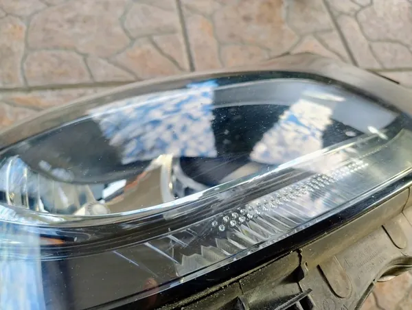 Rechter koplamp Mercedes W205 C-klasse A2058200261 image 7