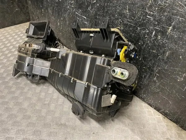 Boîtier de soufflerie Ford RANGER 2018 EB3B19B555HJ image 4