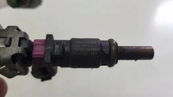 Kraftstoffschiene Einspritzdüsen 175202322R Smart Forfour II Twingo III image 3