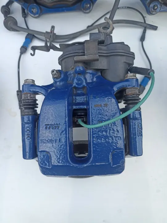 Kit de Travões OEM 6860911: Discos, Pinças, Pastilhas - Azul image 3