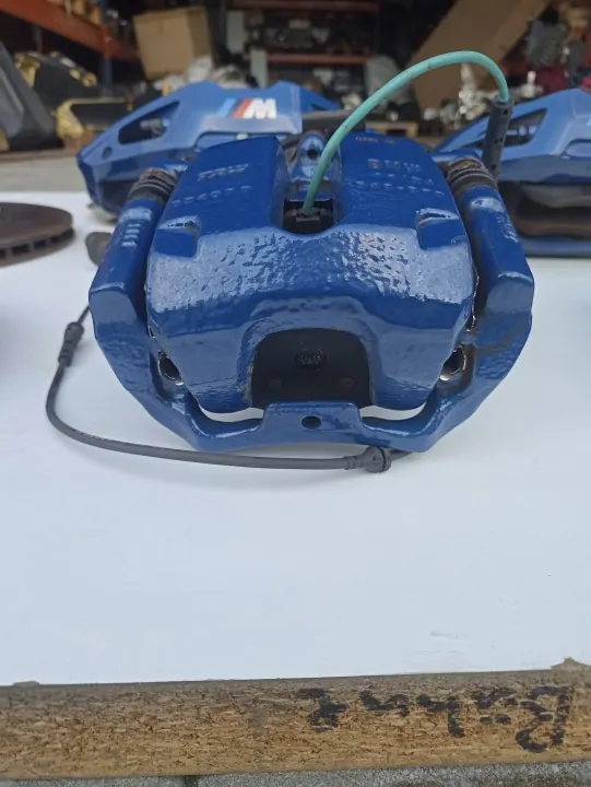 Kit de Travões OEM 6860911: Discos, Pinças, Pastilhas - Azul image 4