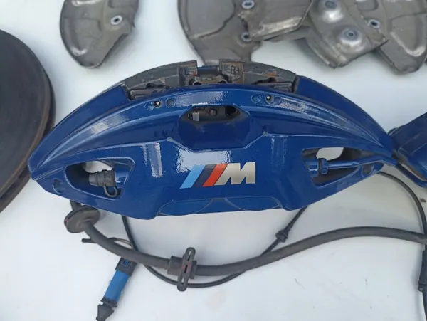 Kit de Travões OEM 6860911: Discos, Pinças, Pastilhas - Azul image 9