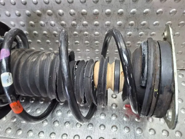 Framvänster Stötdämpare OEM S26309101 Renault Twingo image 3