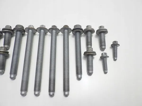 Tornillos suspensión trasera BMW OE - Usados image 3