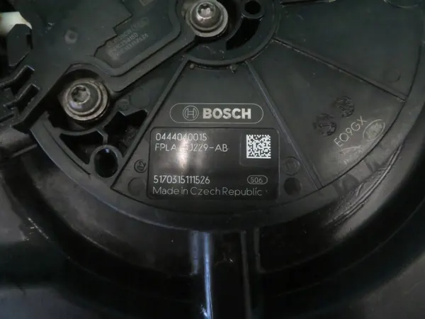 Tanque AdBlue OEM FPLA-5J228-A para Range Rover L405 image 8