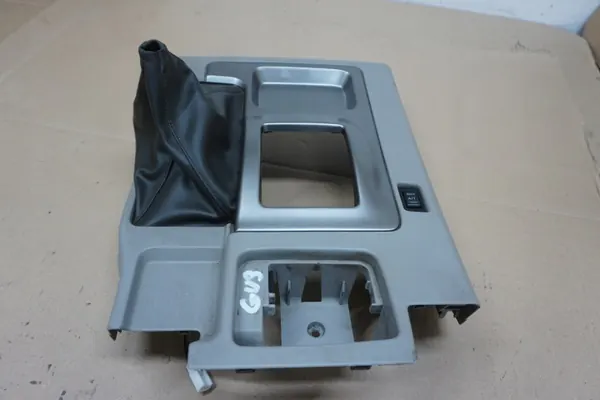 Nissan Patrol GU3 keskikonsolin kansi OEM PATROL GU3 image 3