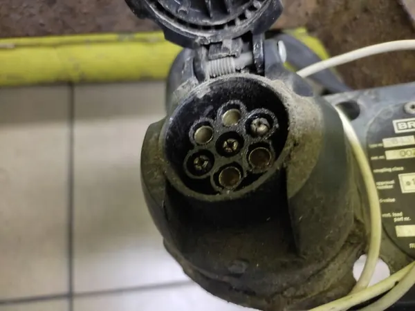 Attelage MAZDA 323 SEDAN image 4