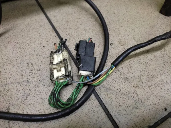 Attelage MAZDA 323 SEDAN image 5