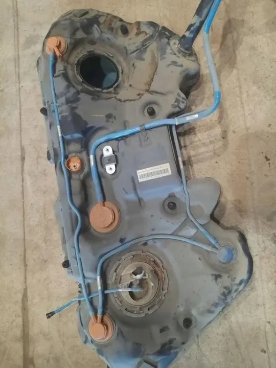 Mercedes-Benz CLS C218 Polttoainesäiliö OEM A21247001 image 3