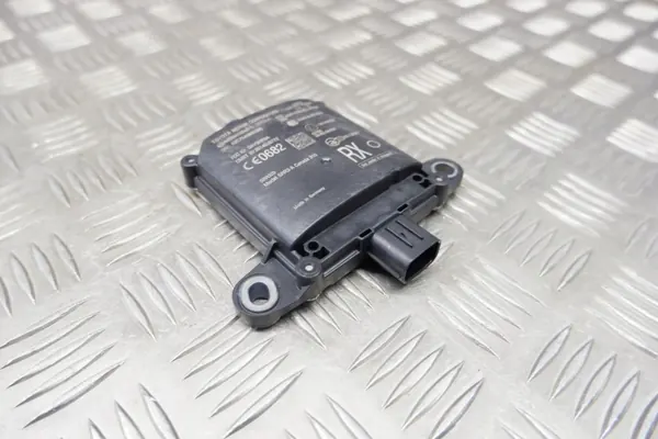 Module de surveillance d'angle mort Lexus RX 450H OEM 881620W520 image 4