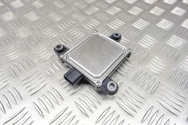 Module de surveillance d'angle mort Lexus RX 450H OEM 881620W520 image 8