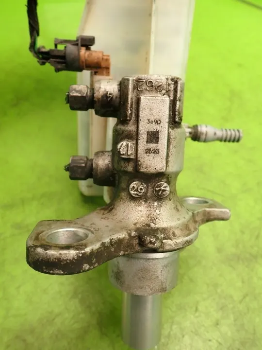 Bromshuvudcylinder OEM 32669020 för Opel Astra K image 8