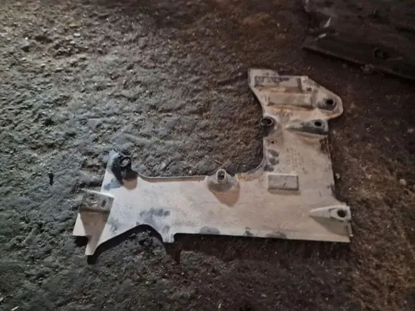 Motorafdekking OEM 4E0825214C voor Audi A8 D2 4.2L Diesel image 2