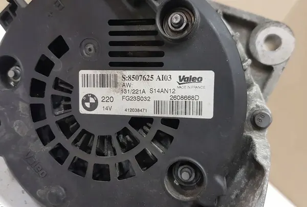Alternador BMW 5 (F10) 2.0L diésel 2011 OEM 8507625 image 4