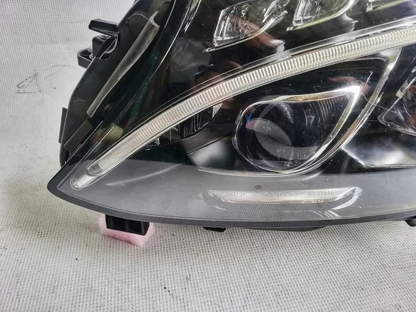 Linker koplamp Mercedes C-Klasse W205 A2059069301 LED image 5