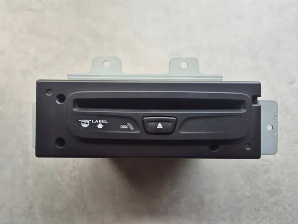 Jeep CD-vaihtaja OEM 05091245AD Grand Cherokee WK2:lle image 2