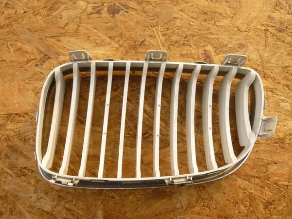 BMW E81 E82 E87N E88 Right Kidney Grill 51137179656 image 3