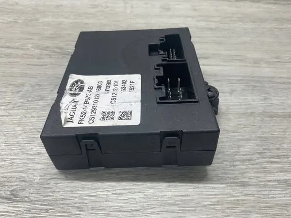 Módulo control portón trasero FK5214B673AB Range Rover L405 image 3