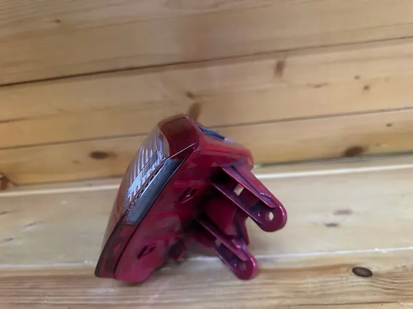 Luz Trasera Izquierda Hyundai Tucson 15-20 image 3