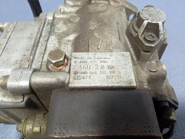 AUDI A6 C4 2.5 TDI Einspritzpumpe 046130108G image 6