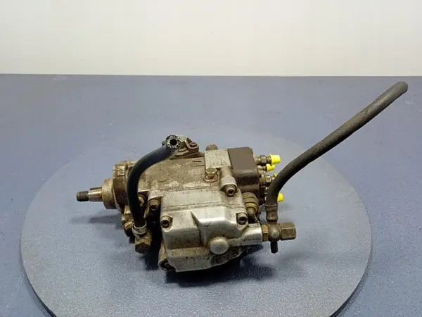 AUDI A6 C4 2.5 TDI Einspritzpumpe 046130108G image 7