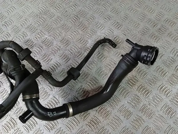 Volkswagen PASSAT B7 2013 Jäähdyttimen Letku image 2