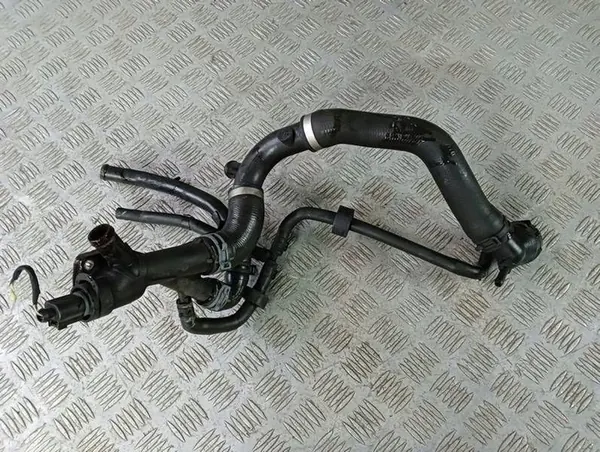 Volkswagen PASSAT B7 2013 Jäähdyttimen Letku image 3