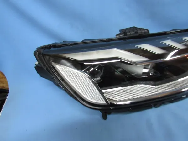 Faros derecho Audi A4 B9 8W0 Full LED Matrix image 3